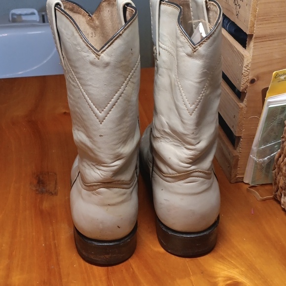 Cowboy boots size 6 - Picture 3 of 14